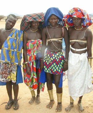 Südangola - Mukabalefrauen leben im selben Gebiet wie die Himbas