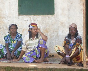 Frauen beim Plausch Frauen beim Plausch